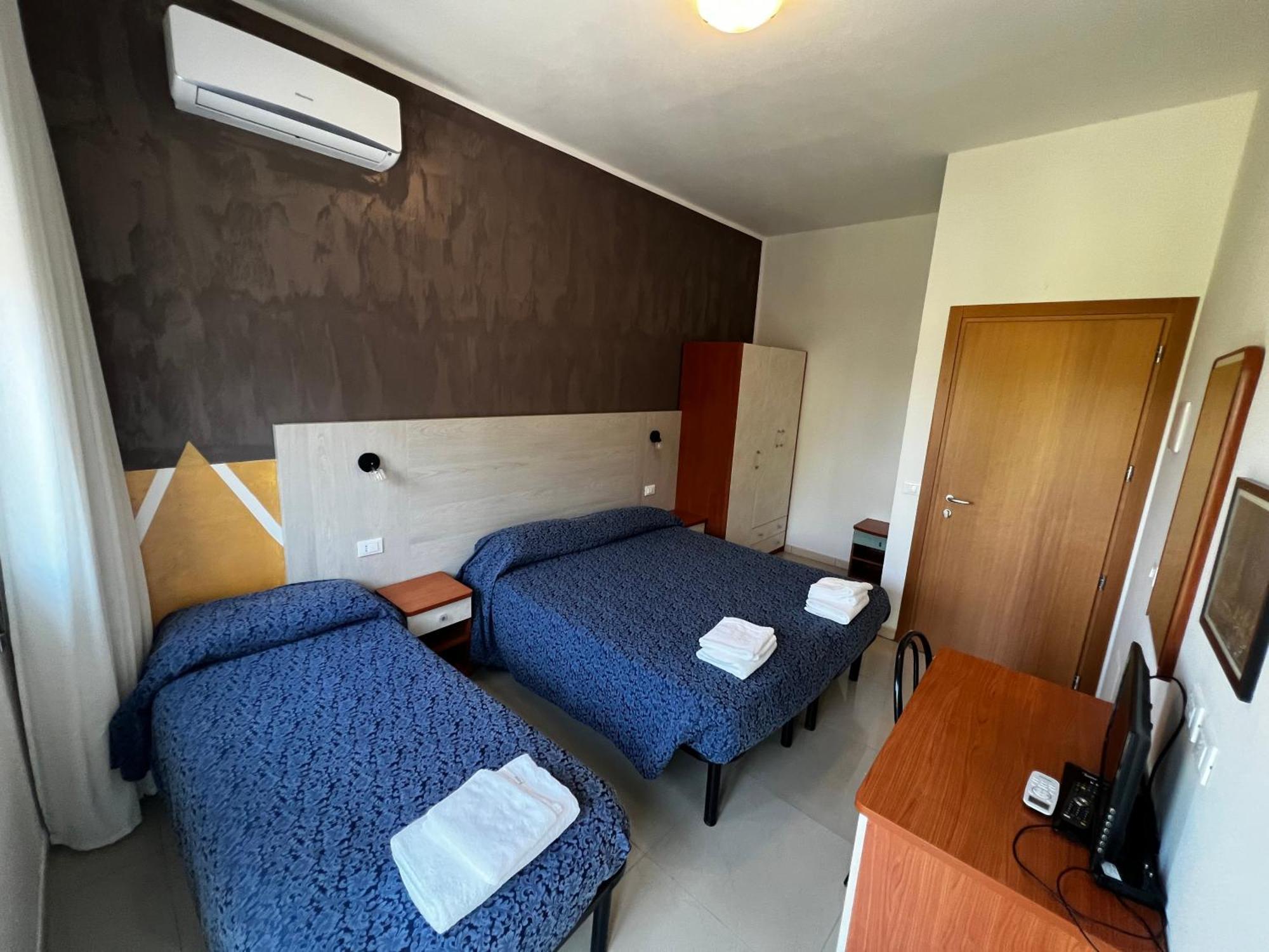 Club Vacanze In Cervia Extérieur photo